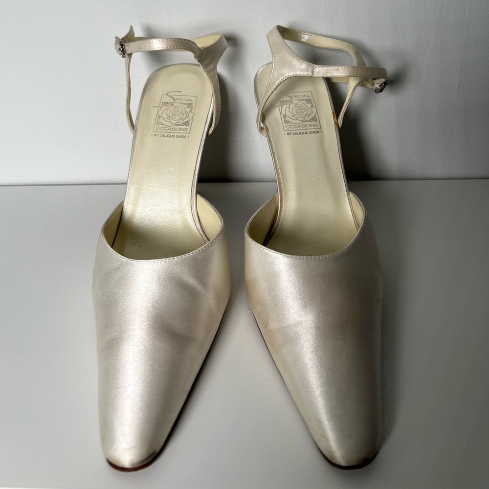 Bridal silk shoe, size 9.5 - Picture 2 of 9